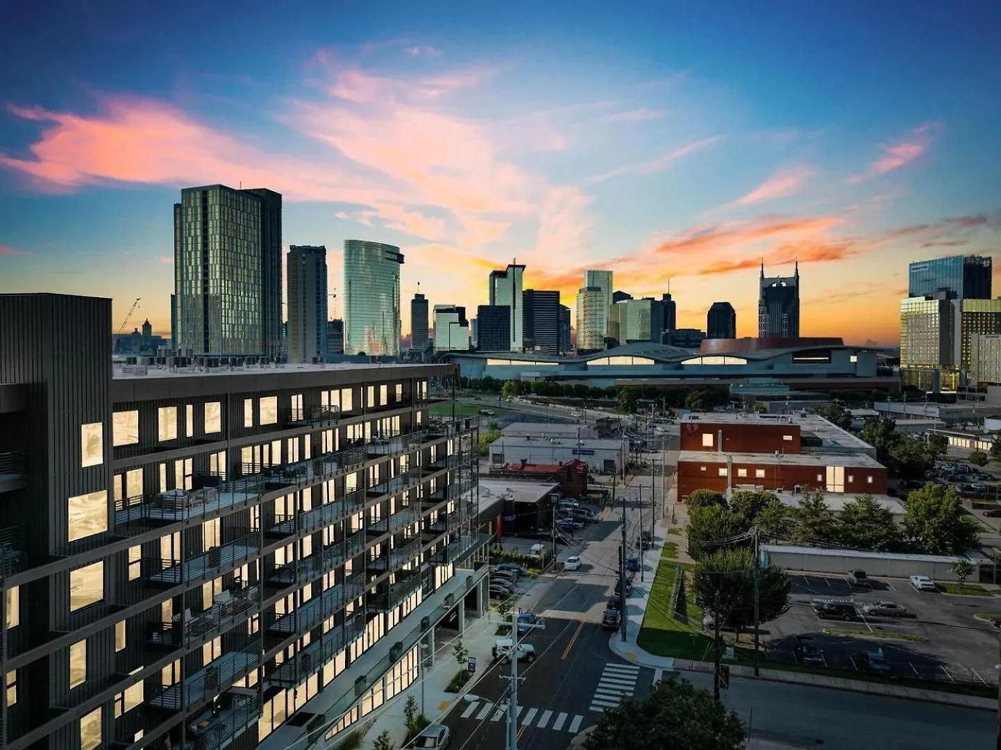 Plush Haven-2 Unit Combo-Walk To Broadway Nashville 0*,  United States